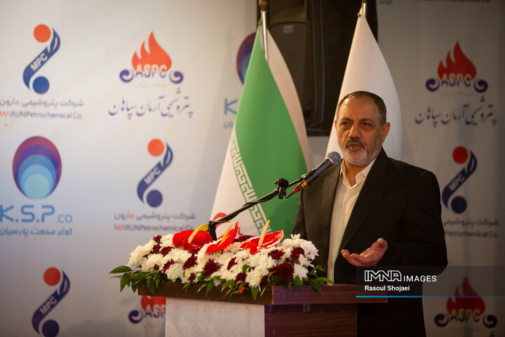 سفر وزیر دفاع به اصفهان