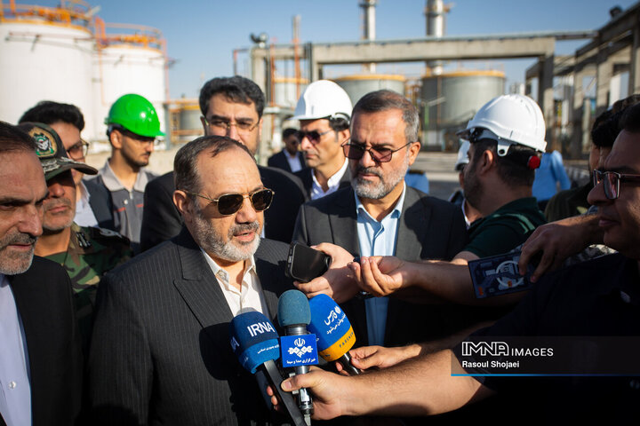 سفر وزیر دفاع به اصفهان