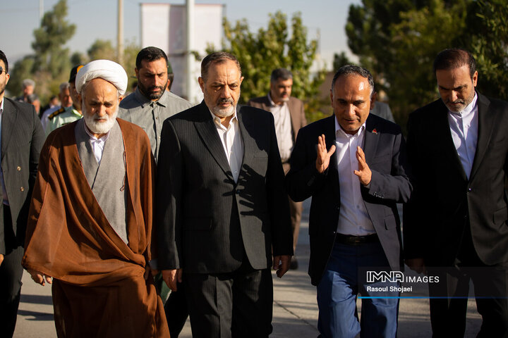 سفر وزیر دفاع به اصفهان