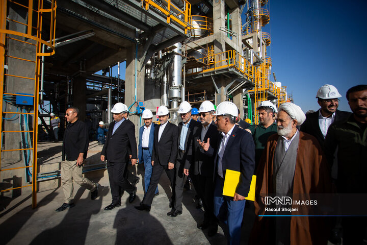 سفر وزیر دفاع به اصفهان