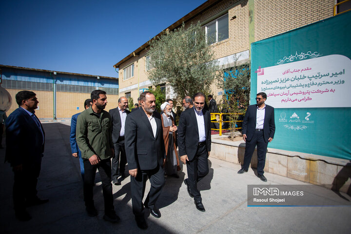 سفر وزیر دفاع به اصفهان
