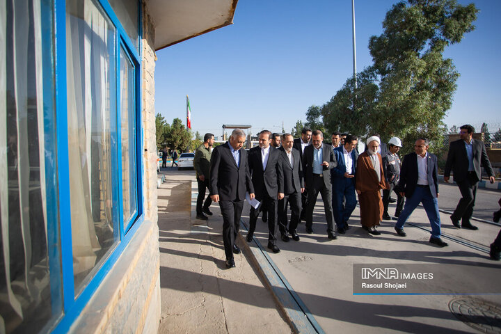 سفر وزیر دفاع به اصفهان