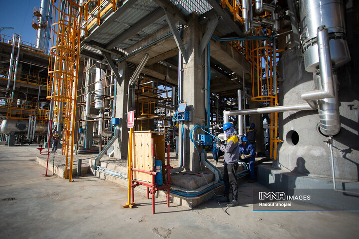 سفر وزیر دفاع به اصفهان