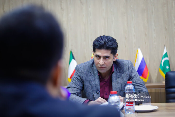 میزگرد سیاسی ایمنا با موضوع «مکانیسم ماشه»