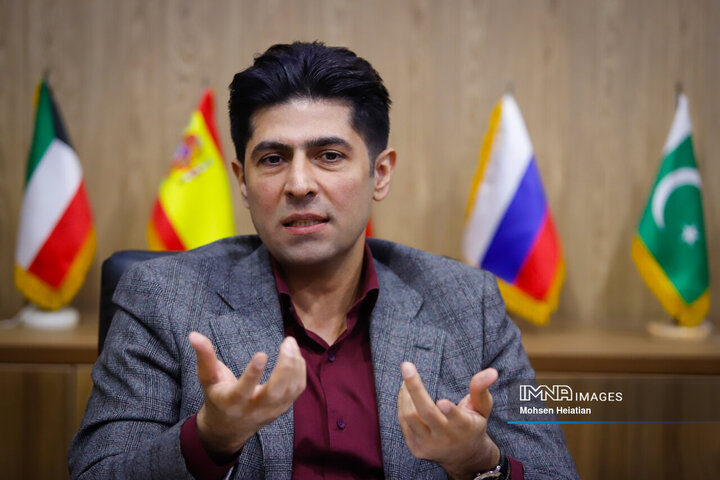 میزگرد سیاسی ایمنا با موضوع «مکانیسم ماشه»
