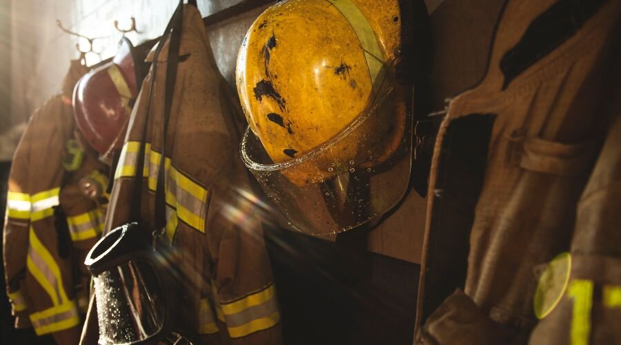 لباس آتش نشانی