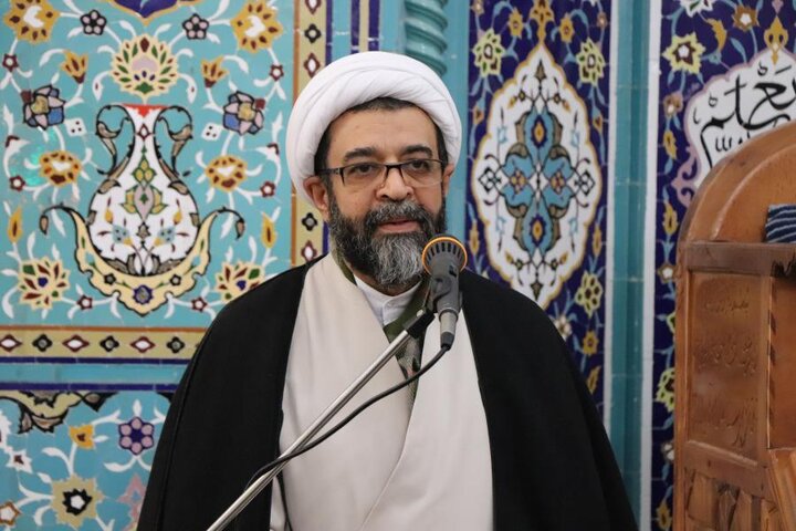 عالمان چراغ امت هستند و مردم باید قدر و منزلت آنان را بشناسند