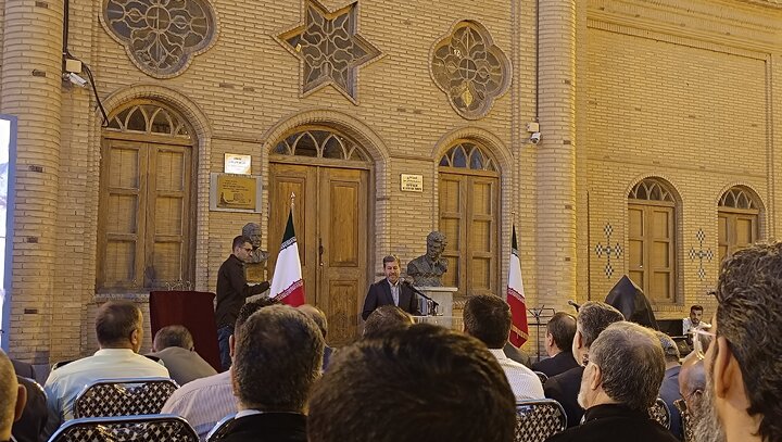 استاندار اصفهان: دفاع حق مسلم ماست