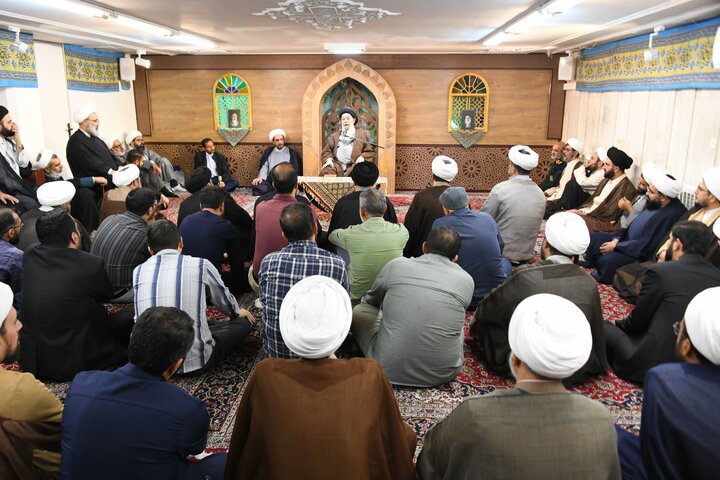 موشک‌های نقطه‌زن نماد اقتدار و خوداتکایی کشور است