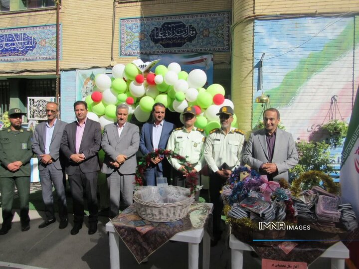 قدردانی مدیر منطقه یک اصفهان از پلیس راهور و دستگاه‌های همراه در ساماندهی ترافیک مهر