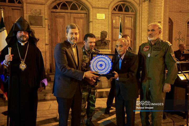 مراسم رونمایی از کتاب خاطرات سرهنگ خلبان «آرتیم ملیکیان»