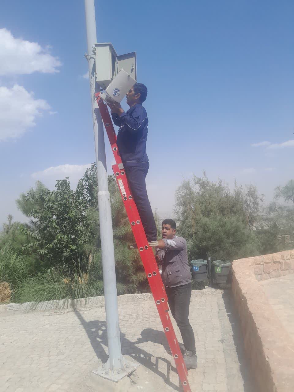 نصب ۲۰ دستگاه اذانگو در منطقه ۵ اصفهان؛ احیای سنت دیرینه با فناوری دانشبنیان