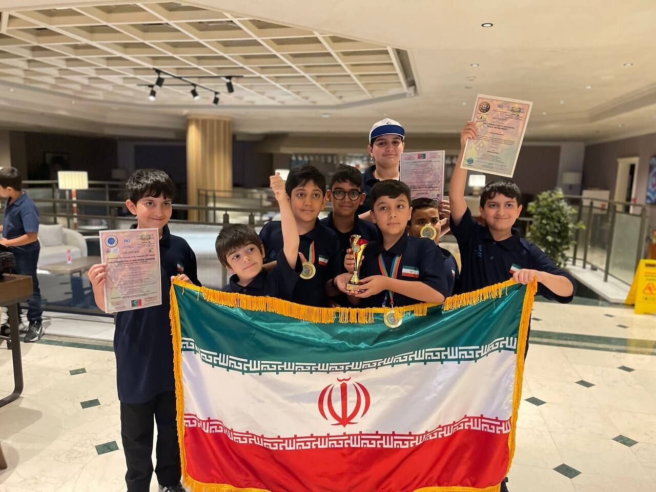 از درخشش جهانی تیم رباتیک دانشآموزی ایران تا برنامه سراسری پلیس فتا برای آموزش خانوادهها