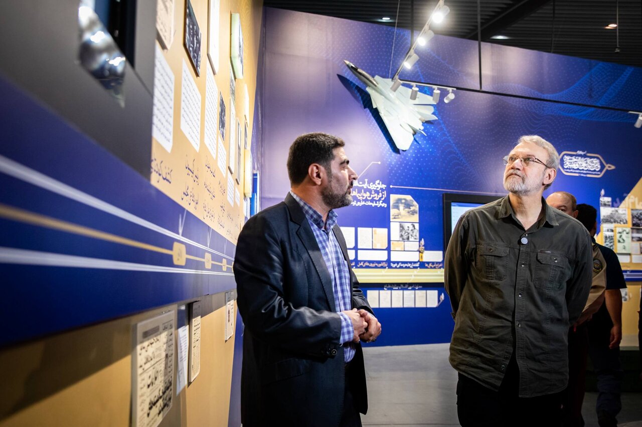 دبیر شورای عالی امنیت ملی از موزه ملی انقلاب اسلامی و دفاع مقدس بازدید کرد