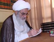 آیت الله مظاهری: توجه علامه نائینی به مسایل سیاسی و اجتماعی مسلمانان درسی برای همگان است