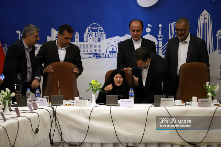 نشست مجمع شهرداران کلان‌شهرهای ایران در همدان