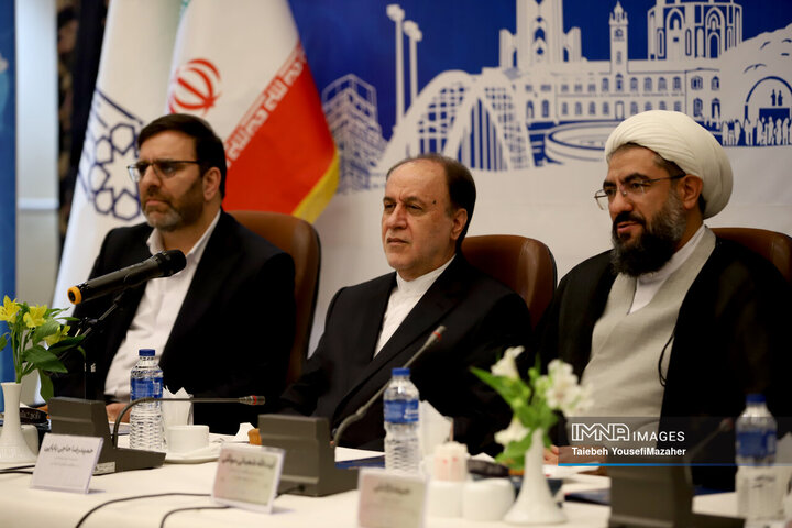 نشست مجمع شهرداران کلان‌شهرهای ایران در همدان