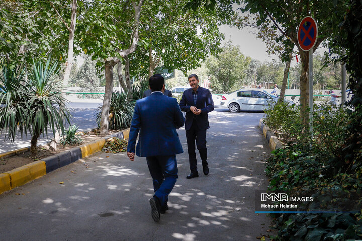 حضور استاندار اصفهان در خبرگزاری ایمنا