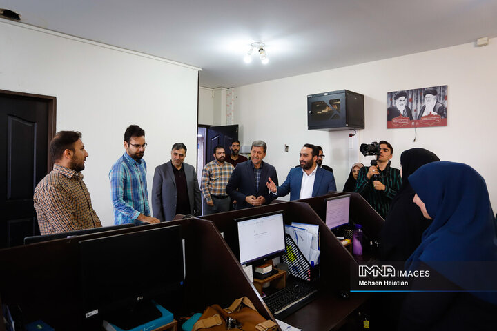 حضور استاندار اصفهان در خبرگزاری ایمنا