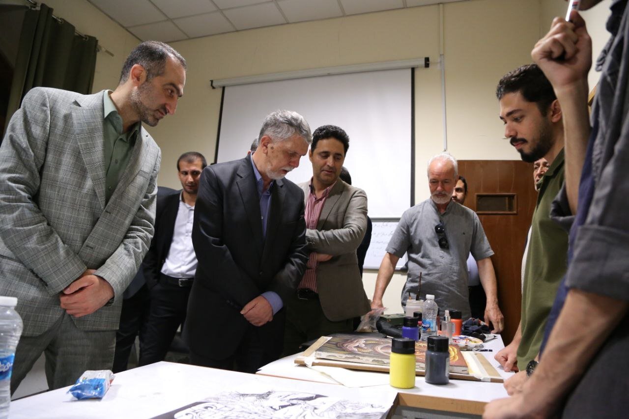 دیدار دو وزیر از جشنواره هنرهای تجسمی جوانان