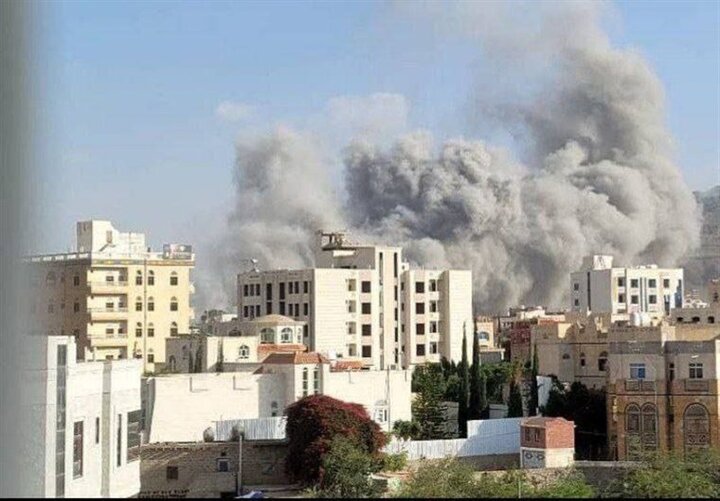 تعداد قربانیان تجاوز رژیم صهیونیستی به صنعاء به ۹ شهید و ۱۷۴ زخمی رسید