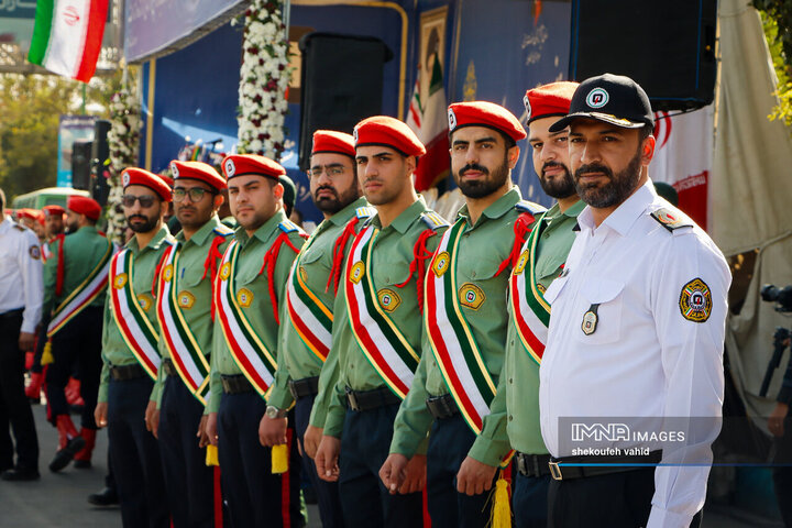 رژه خودروهای سازمان آتش‌نشانی و خدمات ایمنی شهرداری اصفهان