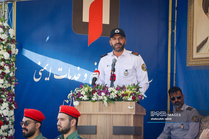 رژه خودروهای سازمان آتش‌نشانی و خدمات ایمنی شهرداری اصفهان