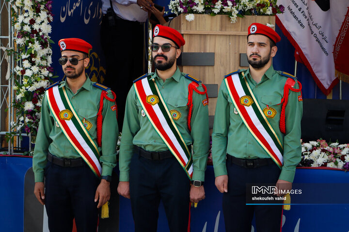 رژه خودروهای سازمان آتش‌نشانی و خدمات ایمنی شهرداری اصفهان