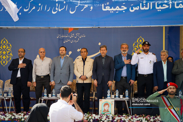 رژه خودروهای سازمان آتش‌نشانی و خدمات ایمنی شهرداری اصفهان