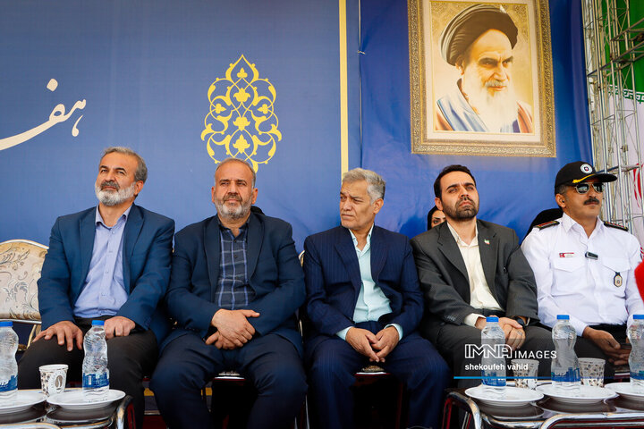 رژه خودروهای سازمان آتش‌نشانی و خدمات ایمنی شهرداری اصفهان