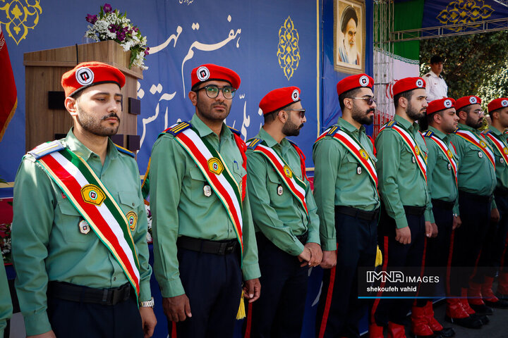 رژه خودروهای سازمان آتش‌نشانی و خدمات ایمنی شهرداری اصفهان