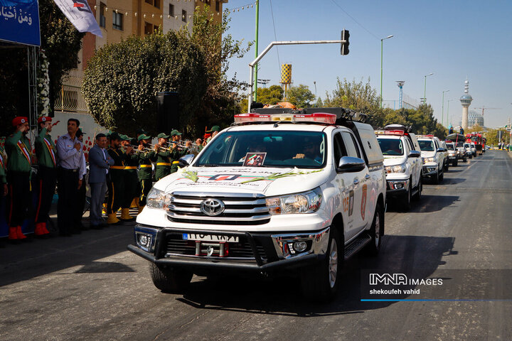 رژه خودروهای سازمان آتش‌نشانی و خدمات ایمنی شهرداری اصفهان
