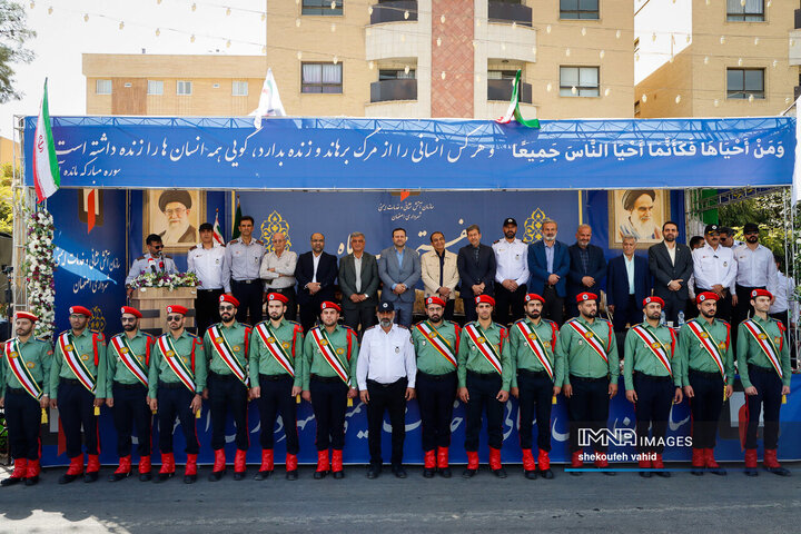 رژه خودروهای سازمان آتش‌نشانی و خدمات ایمنی شهرداری اصفهان