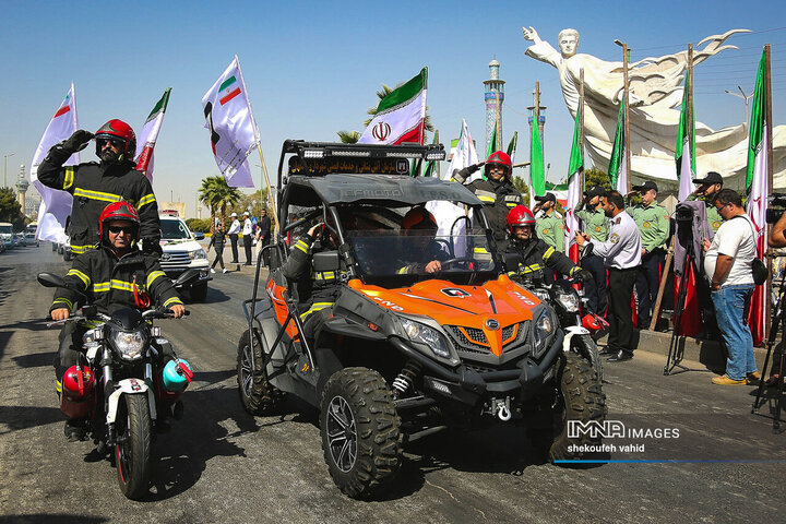 رژه خودروهای سازمان آتش‌نشانی و خدمات ایمنی شهرداری اصفهان