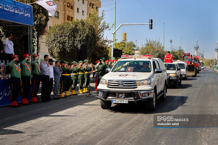 رژه خودروهای سازمان آتش‌نشانی و خدمات ایمنی شهرداری اصفهان