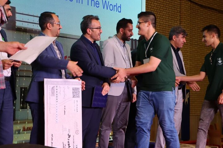 رقابت نفس‌گیر صداها در دانشگاه نجف‌آباد