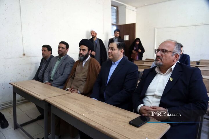 برگزاری آئین «جشن مهر» و آغاز سال تحصیلی در دبیرستان شهدای گمنام اصفهان