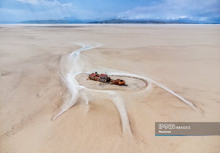 عکس هوایی محمد عطائی از دریاچه ارومیه