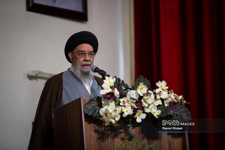 آیت الله سید یوسف طباطبائی نژاد نماینده ولی فقیه در استان و امام جمعه اصفهان