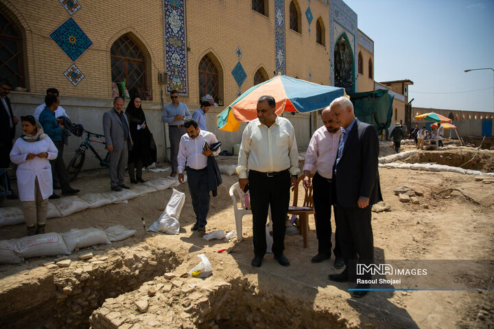 بازدید شهردار اصفهان از آخرین وضعیت پروژه کمرزرین