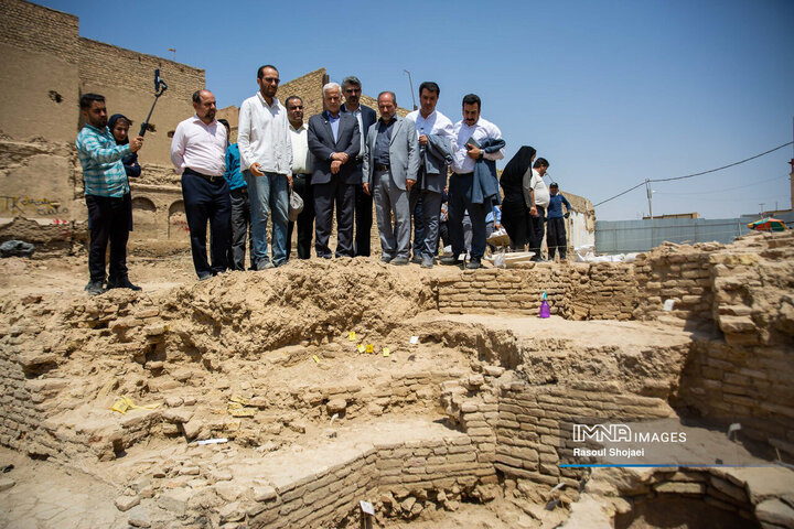 بازدید شهردار اصفهان از آخرین وضعیت پروژه کمرزرین
