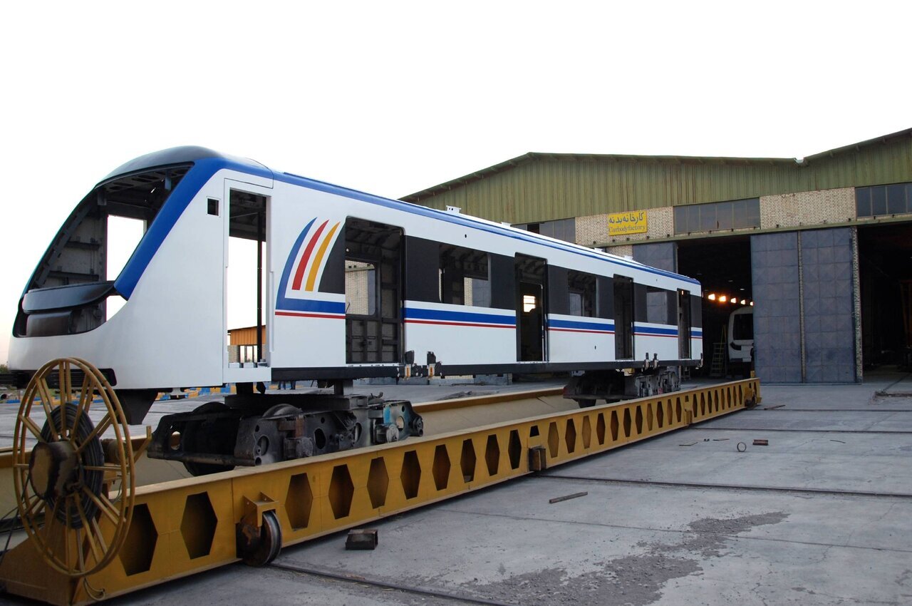 قطار توسعه متروی تهران در ایستگاه تامین اعتبار