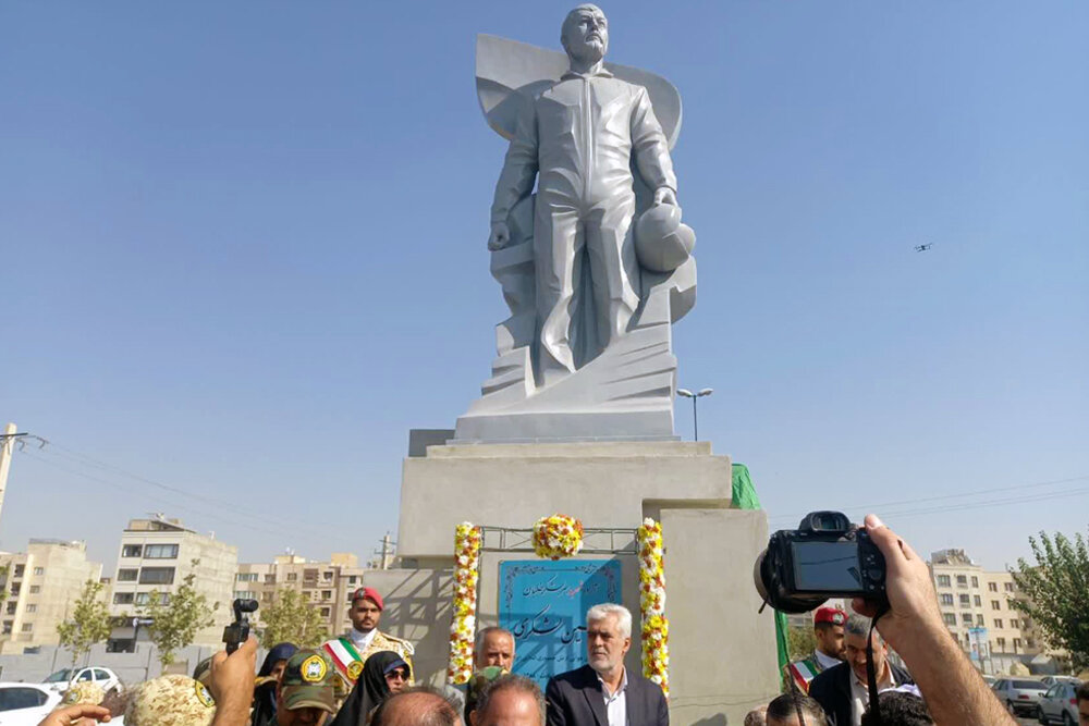 افتتاح پروژههای شهرداری قزوین / از خانه فرهنگ چوبیندر تا رونمایی از مجسمه شهید حسنپور