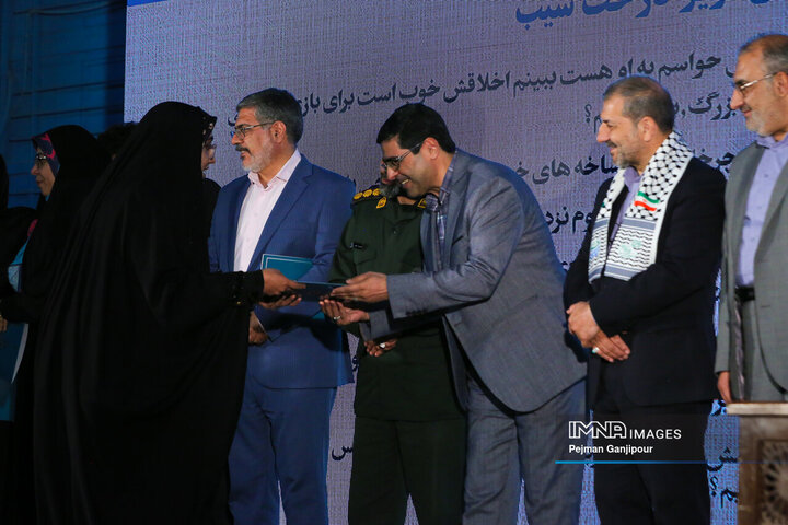 اختتامیه جشنواره استانی شعر و داستان دفاع مقدس