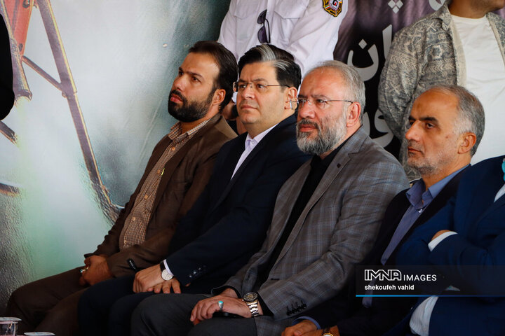 آیین بهره‌برداری از تجهیزات جدید ایمنی و آتش‌نشانی اصفهان