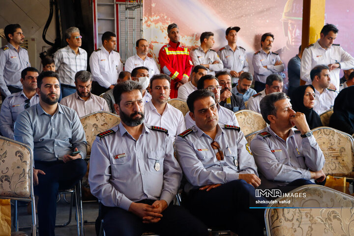 آیین بهره‌برداری از تجهیزات جدید ایمنی و آتش‌نشانی اصفهان