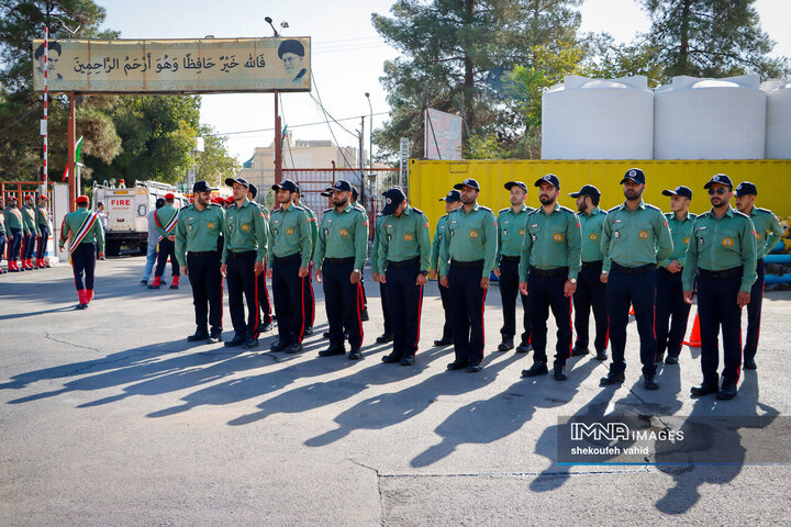 آیین بهره‌برداری از تجهیزات جدید ایمنی و آتش‌نشانی اصفهان