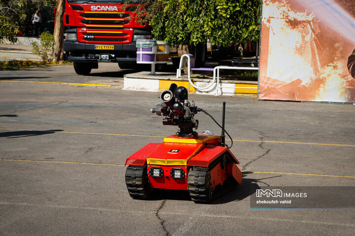 ربات آتش‌نشان