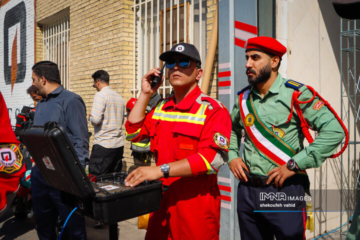 اجرای مانور اطفاء حریق در آیین بهره‌برداری از تجهیزات جدید ایمنی و آتش‌نشانی اصفهان