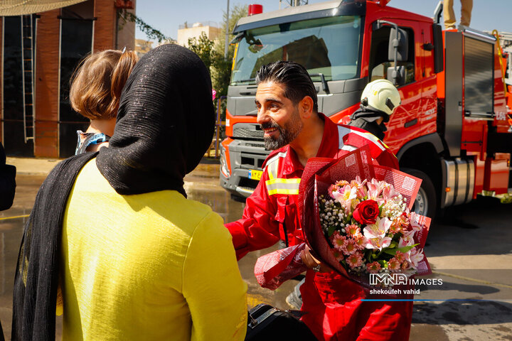 آیین بهره‌برداری از تجهیزات جدید ایمنی و آتش‌نشانی اصفهان